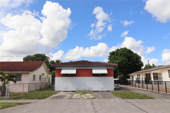 59 E 14th St, Hialeah FL 33010