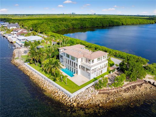 650 Lugo Ave, Coral Gables FL 33156