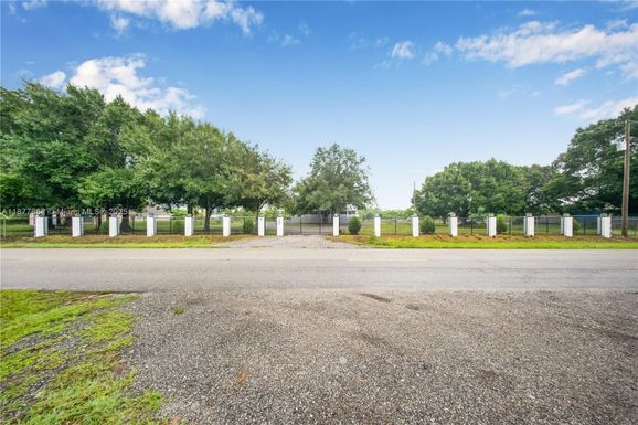 755 N Quebrada, Other City - In The State Of Florida FL 33440