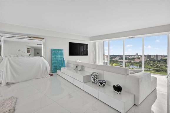 3370 Hidden Bay Dr # 2915, Aventura FL 33180