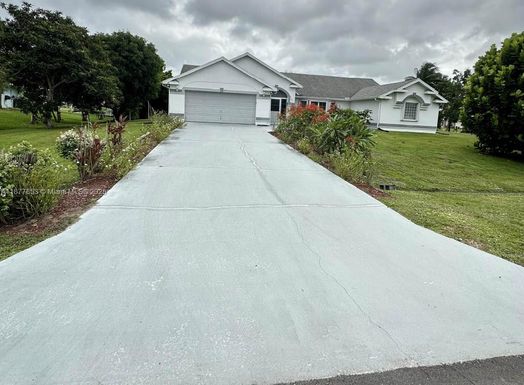 2901 SE Eagle Dr, Port St. Lucie FL 34984