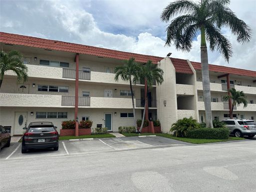 8901 E Hollybrook Blvd # 306, Pembroke Pines FL 33025