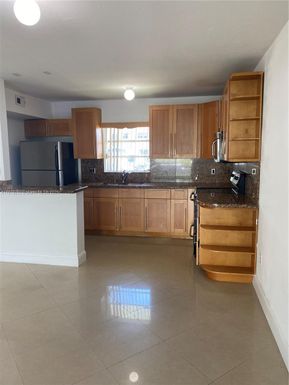 7680 SW 82nd St # H121, Miami FL 33143