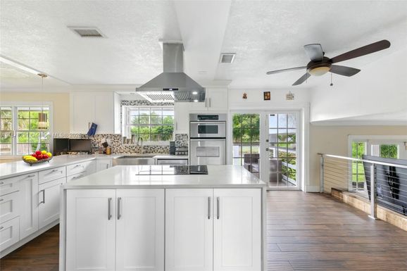 16530 Royal Poinciana Ct, Weston FL 33326