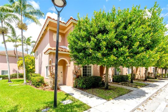 7818 Catalina Cir, Tamarac FL 33321