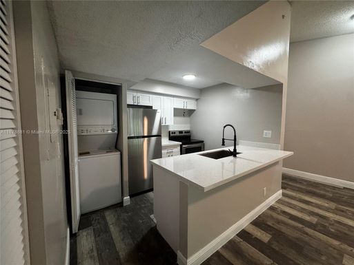 5628 Rock Island Rd # 196, Tamarac FL 33319