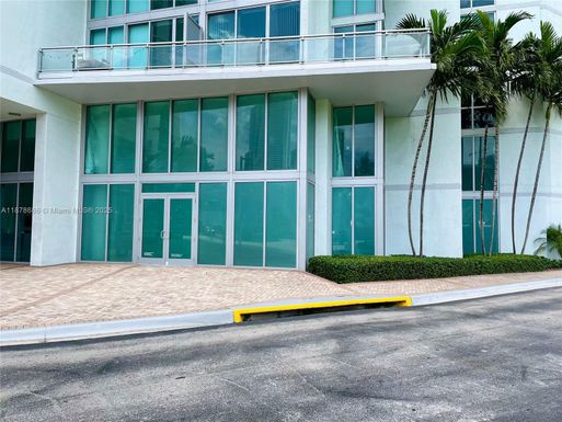 90 SW 3rd St # 6, Miami FL 33130