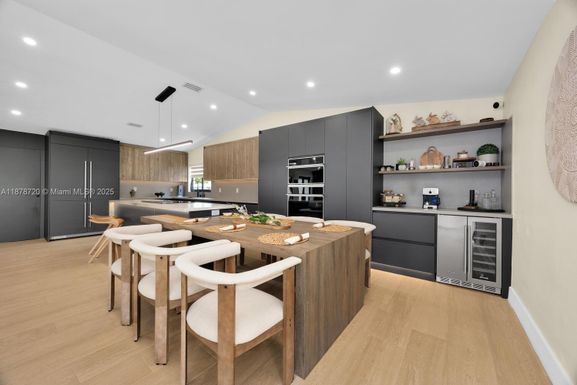 10448 SW 23rd St, Miami FL 33165