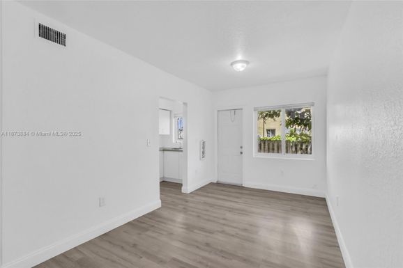 8329 NW 5th Ave # 2, Miami FL 33150