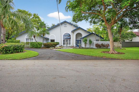 8091 SW 188th St, Cutler Bay FL 33157