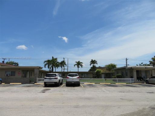 60 W 11th St, Hialeah FL 33010