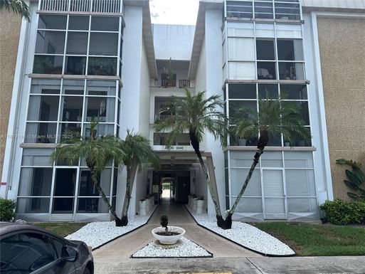 3040 NE 16th Ave # 206, Oakland Park FL 33334
