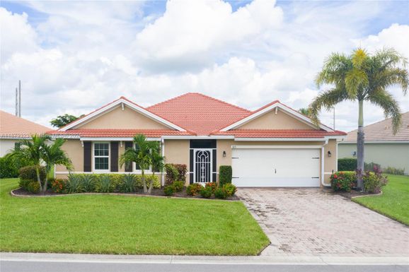 3055 Apple Blossom Dr, Other City - In The State Of Florida FL 33920