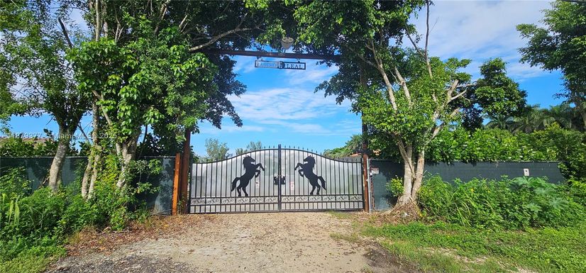 12600 SW 199 AVE, Miami FL 33196