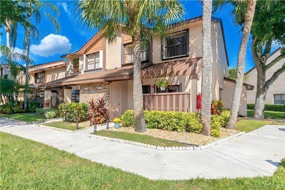 3950 Cocoplum Cir # F, Coconut Creek FL 33063