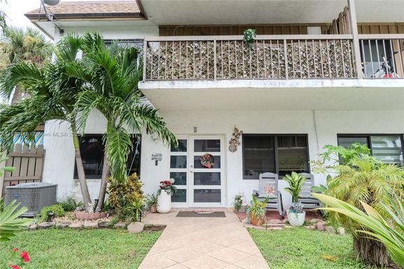 6865 NW 169th St # D, Hialeah FL 33015