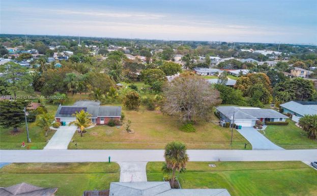 1521 Pitcher Rd, Port St. Lucie FL 34952