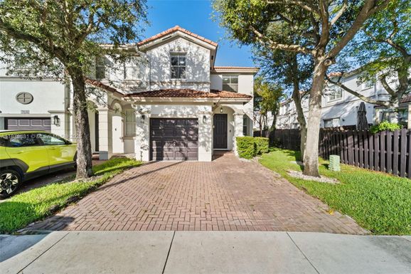 7848 NW 108th Ct, Doral FL 33178