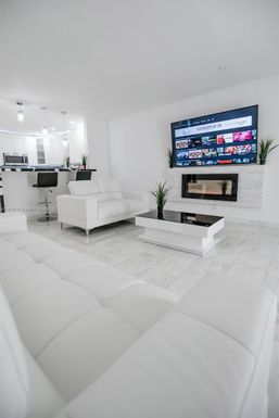 312 NE 108th St, Miami FL 33161