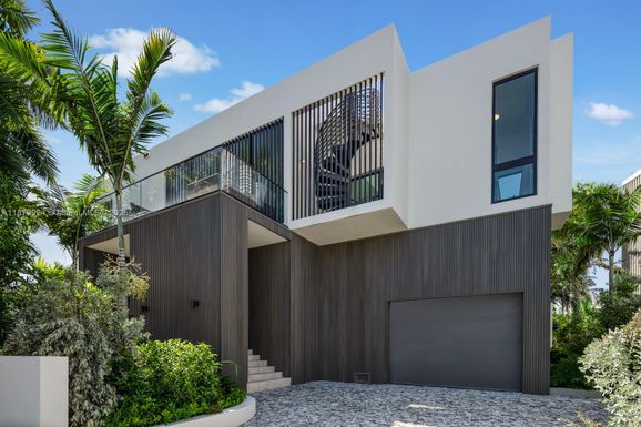 291 Palm Ave, Miami Beach FL 33139