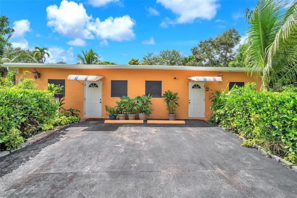 460 NE 132nd St, North Miami FL 33161