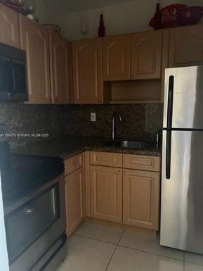 8007 W 6th Ave, Hialeah FL 33014