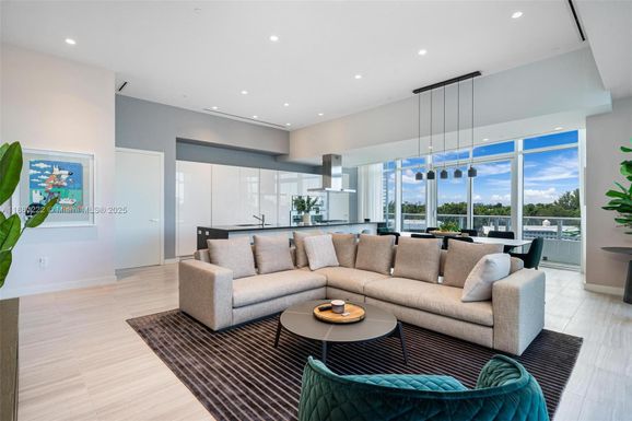 4701 N Meridian Ave # 312, Miami Beach FL 33140