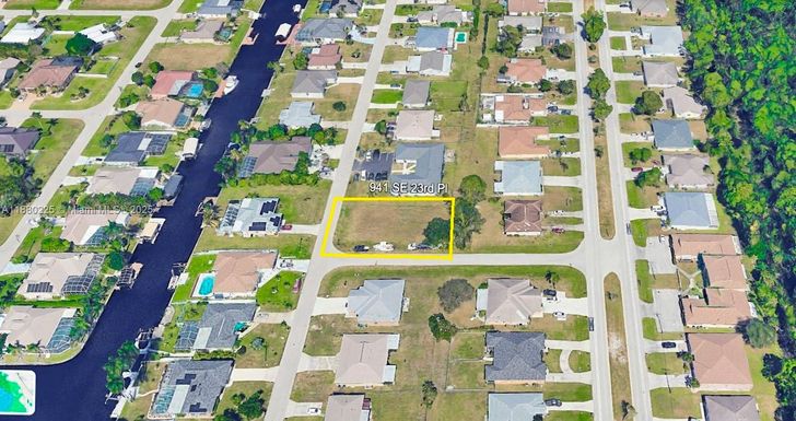 941 SE 23 Place, Other City - In The State Of Florida FL 33990
