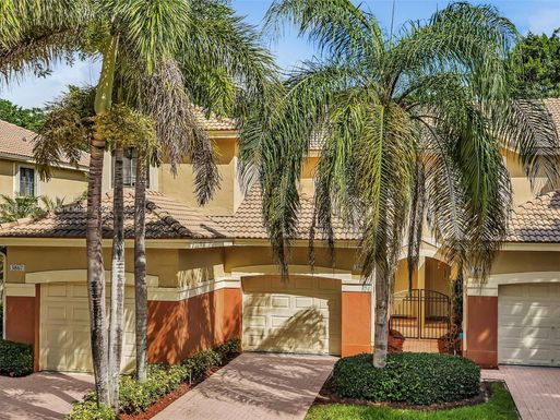 3865 Tree Top Dr, Weston FL 33332