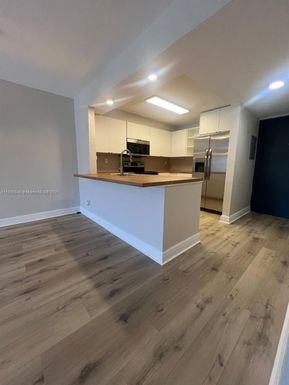 5201 Geneva Way # 110, Doral FL 33166