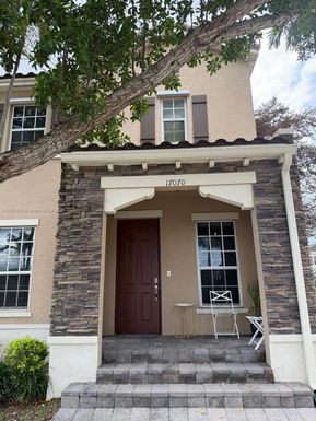 17070 SW 95th Ter, Miami FL 33196