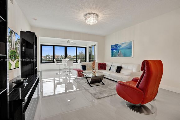 925 Oak Harbour Dr # 925, Juno Beach FL 33408