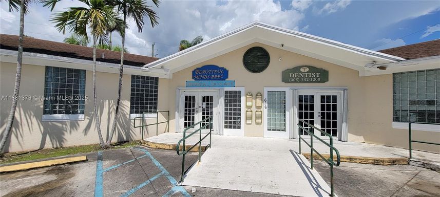 646 W Palm Dr, Florida City FL 33034