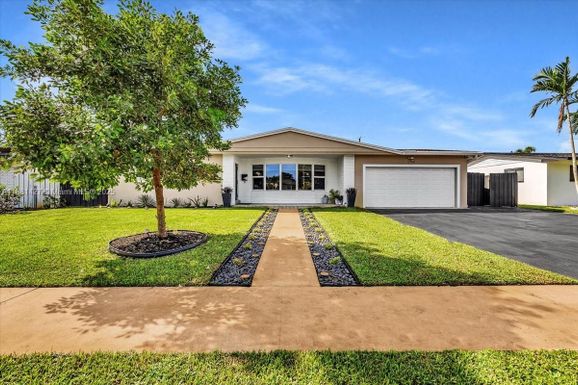 5250 SW 4th Ct, Plantation FL 33317