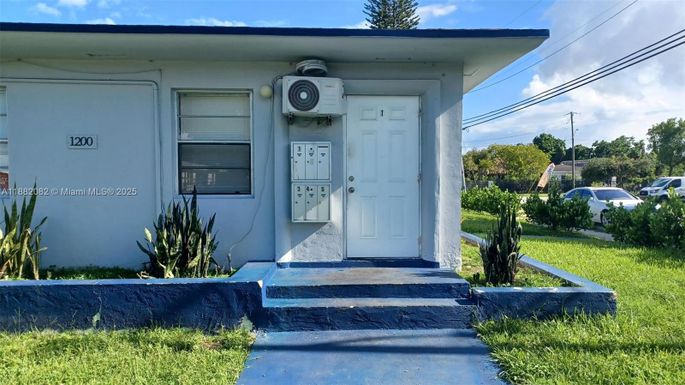 1200 NE 110th St # 1, Miami FL 33161