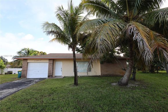 10007 NW 81st Ct # 10007, Tamarac FL 33321