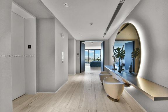 1000 Biscayne Blvd # 1901, Miami FL 33132