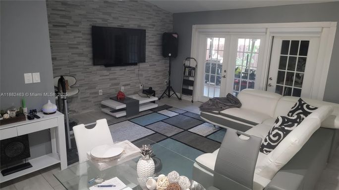 9770 NW 15th Ct # 0, Pembroke Pines FL 33024