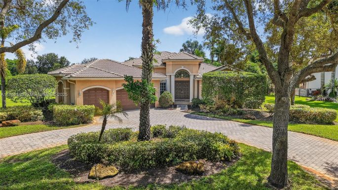 3792 Churchill Downs Dr, Davie FL 33328