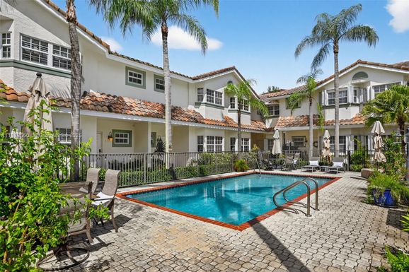 633 NE 9th Ave # 2, Fort Lauderdale FL 33304