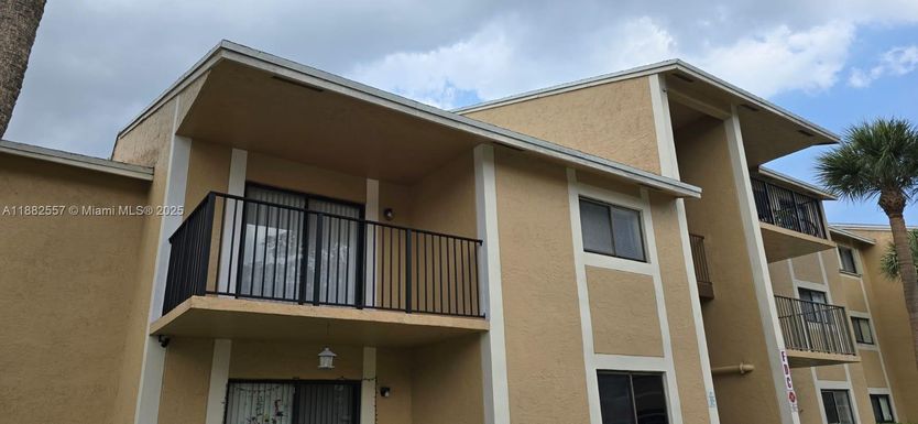 9491 S Palm Cir S # 201, Pembroke Pines FL 33025