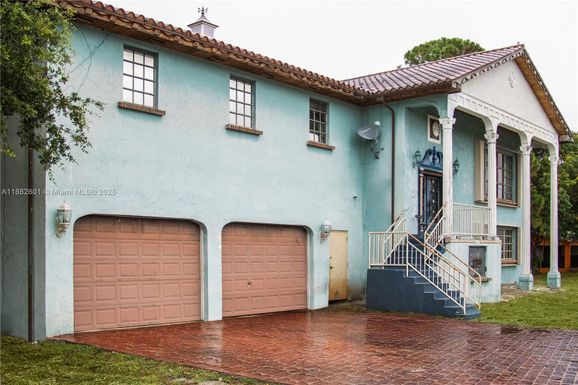 2051 NW 179th St, Miami Gardens FL 33056