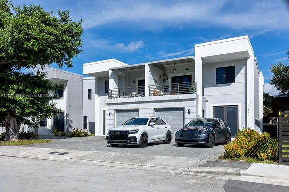 2061 Washington Ave # 4, Opa-Locka FL 33054