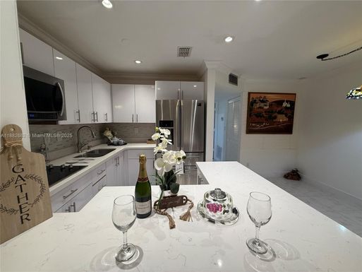 8851 Sunrise Lakes Blvd # 203, Sunrise FL 33322