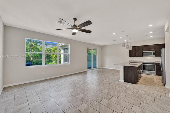 4764 Eucalyptus Dr, Hollywood FL 33021