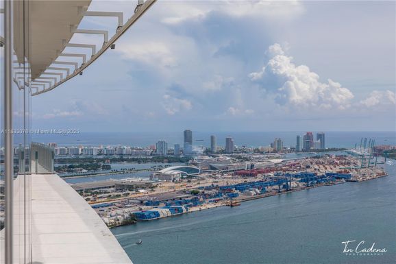 300 Biscayne Boulevard Way # 2606W, Miami FL 33131