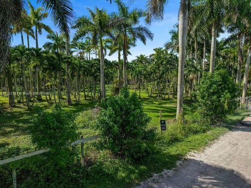 16050 SW 206th Ave, Miami FL 33187