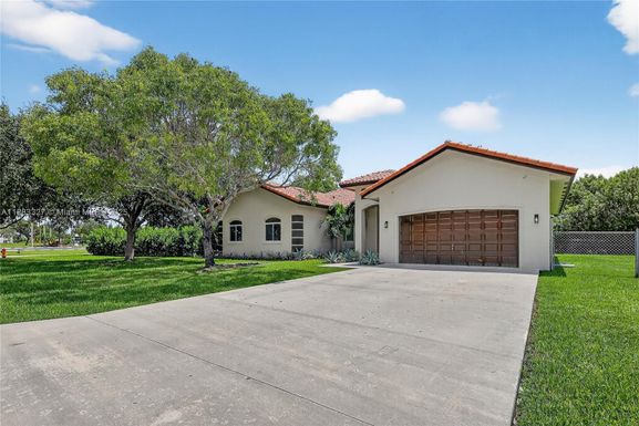 27601 SW 152nd Ct, Homestead FL 33032