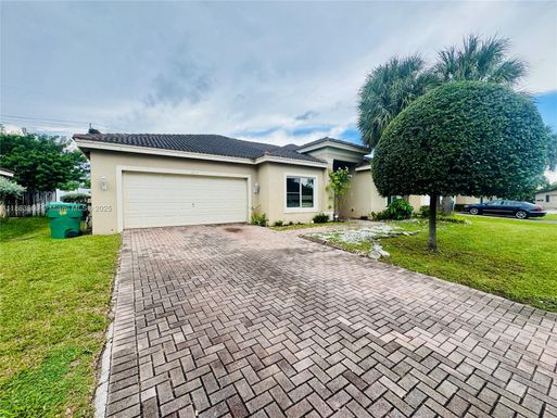 2161 NW 54th Ave, Lauderhill FL 33313