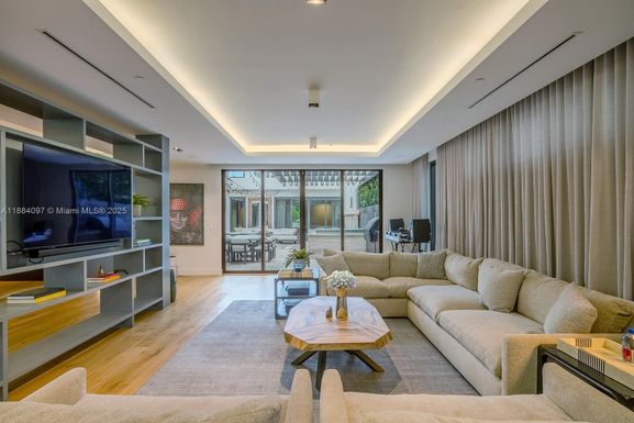 350 Meridian Ave PH, Miami Beach FL 33139